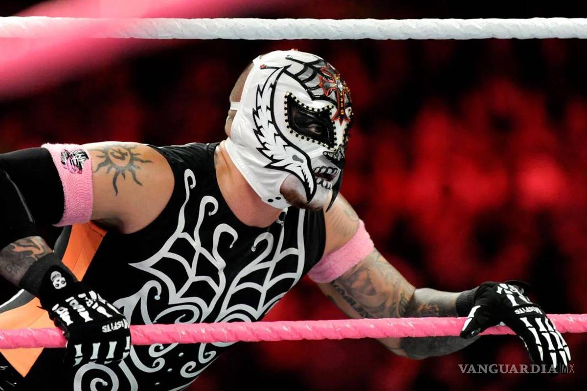 Rey Mysterio pone a México en lo más alto: entra al Salón de la Fama de la WWE