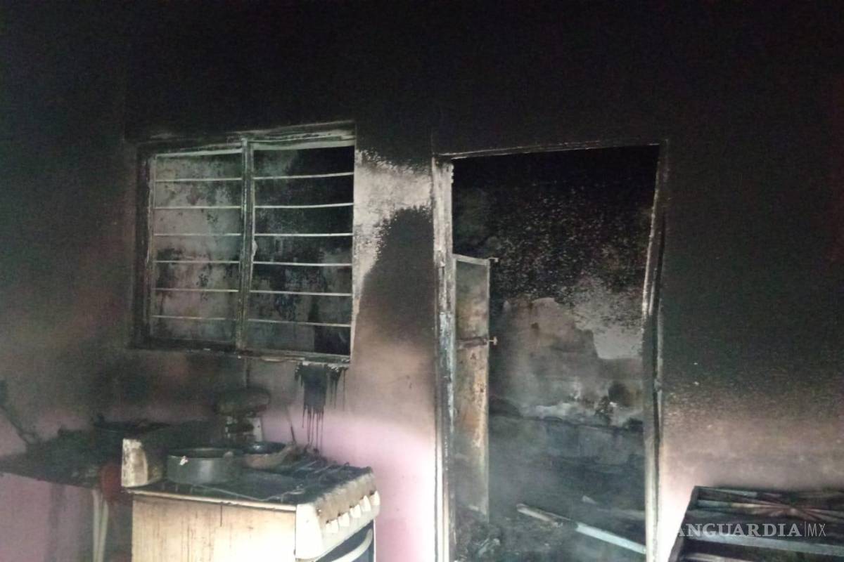 Otro incendio en vivienda deja a dos personas con quemaduras en Escobedo, Nuevo León