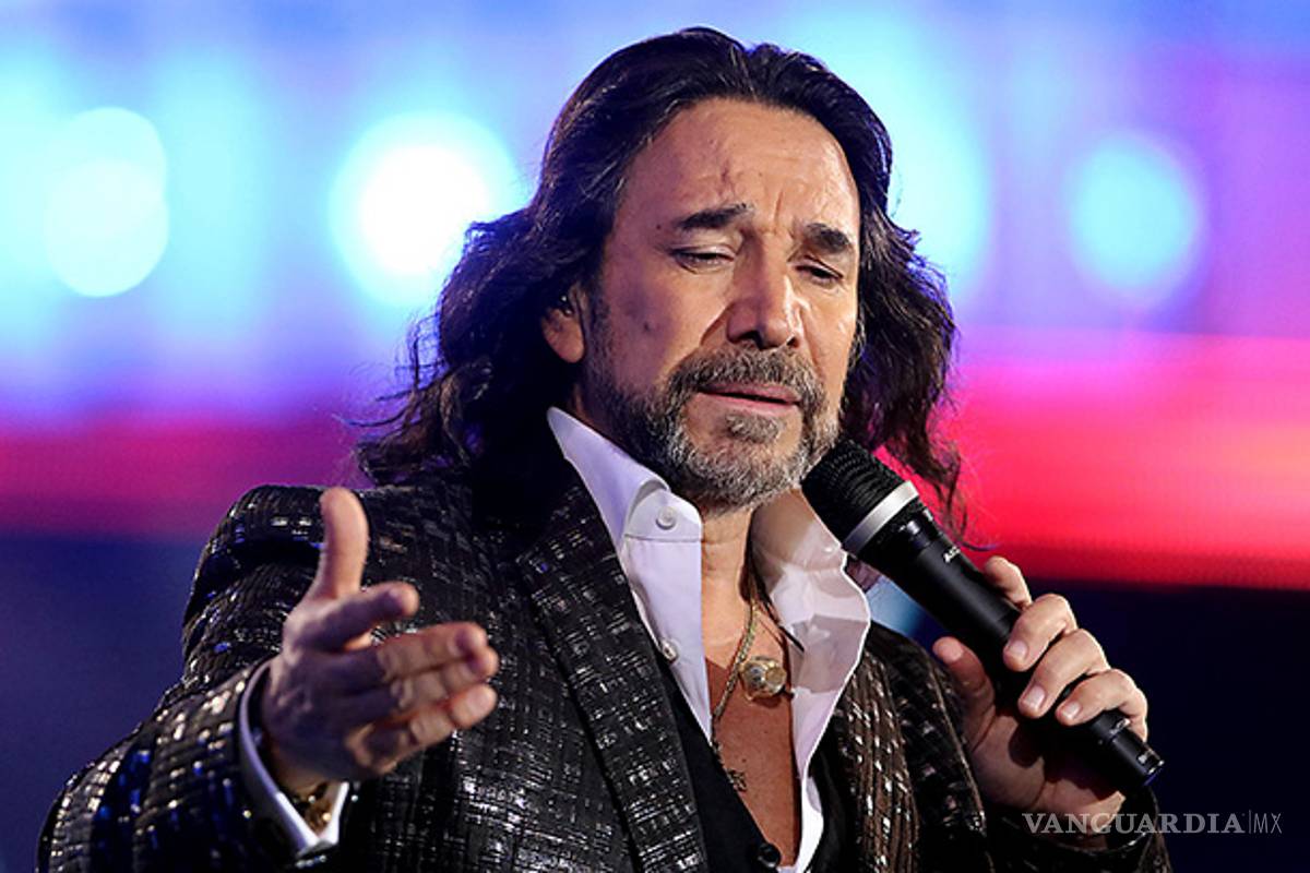 Pipa impacta autobús de staff de Marco Antonio Solís; hay un muerto
