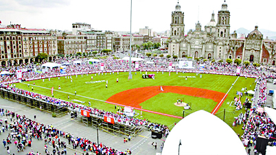 Con ambiente Grandes Ligas en el Zócalo