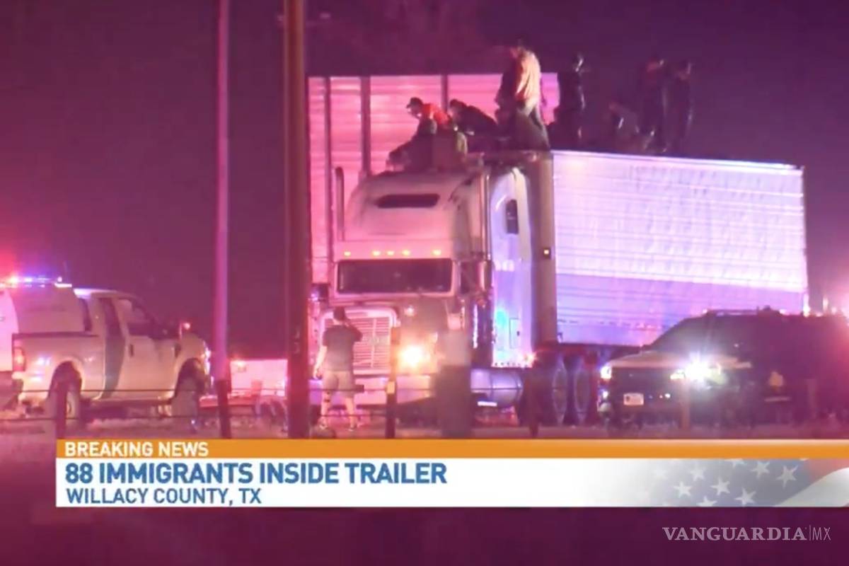 Policía de Texas encuentra a 88 inmigrantes indocumentados en un tráiler