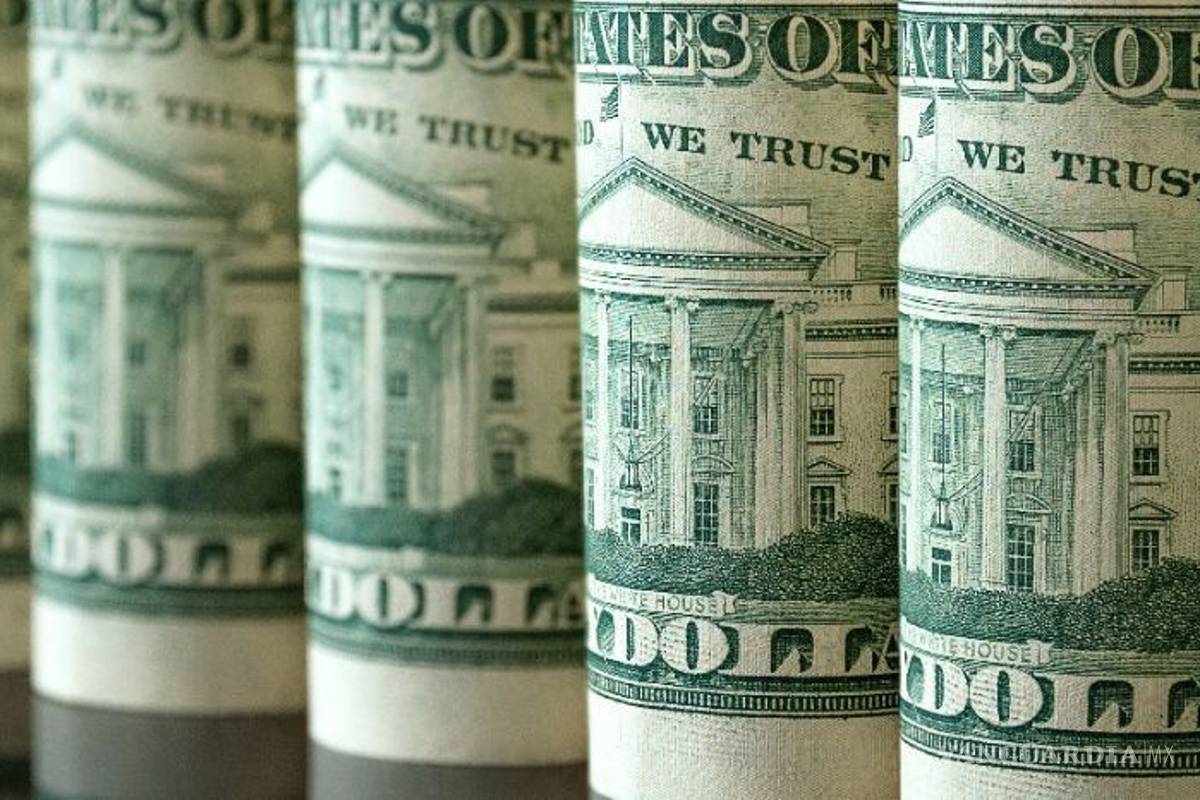 Índice dólar toca su menor nivel en 2 años