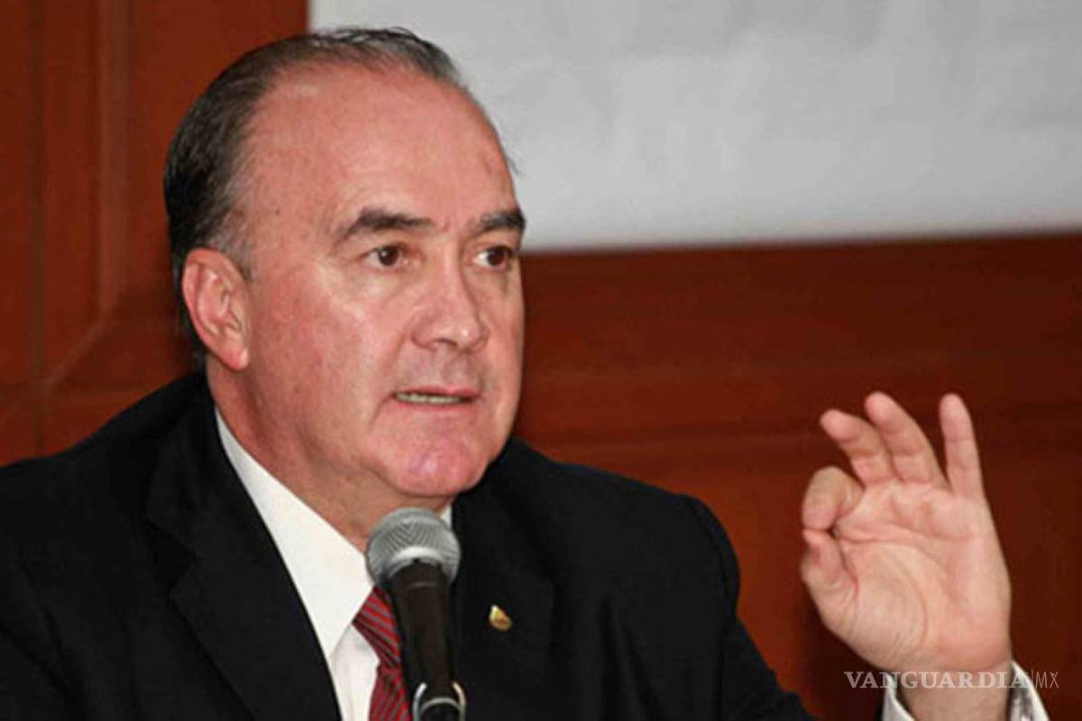 Presenta diputado Jorge Dávila su informe ante empresarios