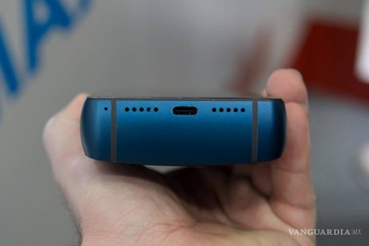$!A este celular la batería le dura 50 días, pero tiene algunos inconvenientes