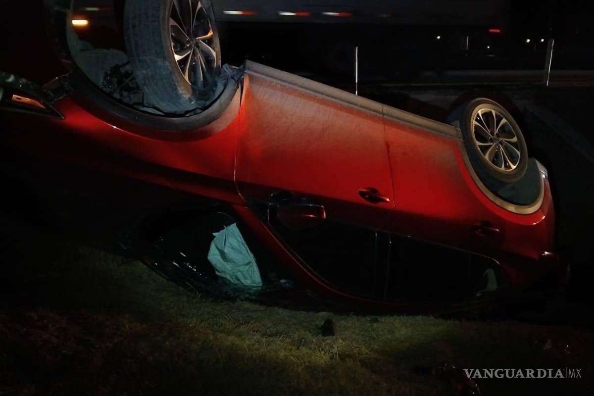 $!Elementos de la Guardia Nacional arribaron al sitio para realizar el peritaje del accidente.