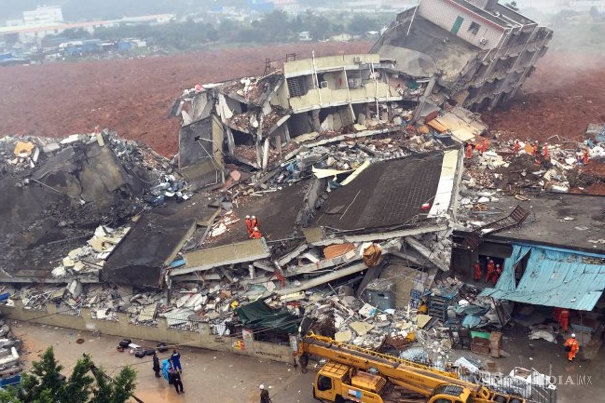 Arrestan a 12 en China en relación con alud en parque industrial