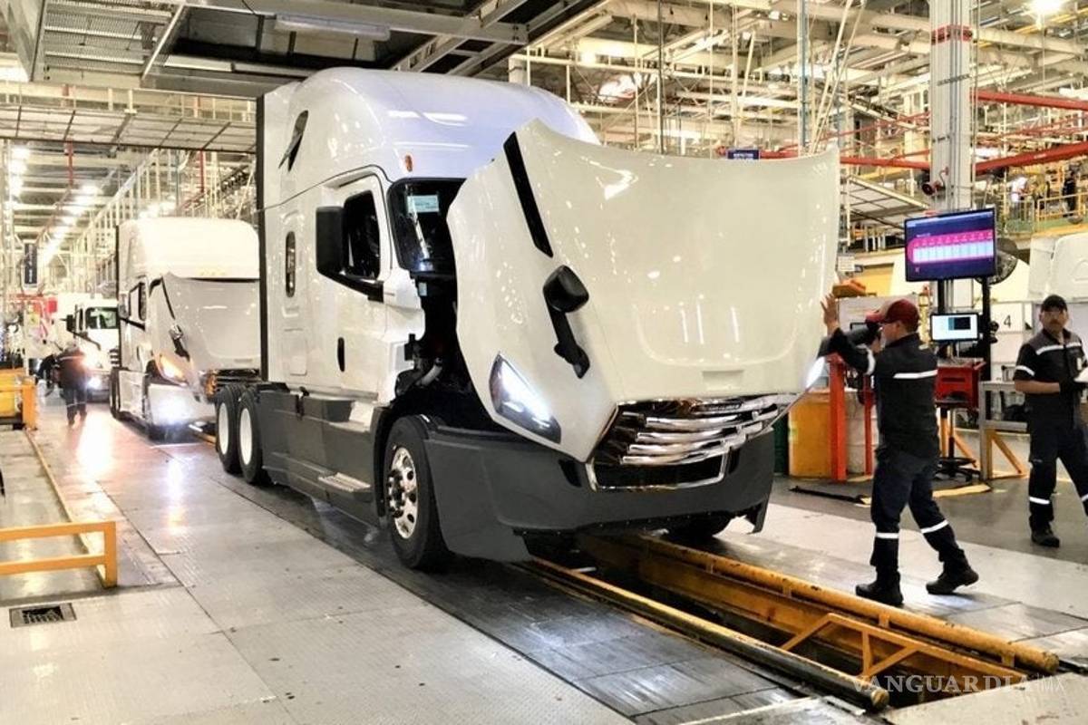 Daimler planea eliminar miles de puestos de trabajo en todo el mundo en tres años