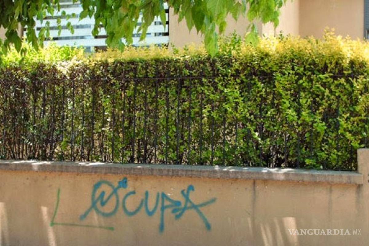 Si ves alguno de estos signos afuera de tu casa, bórralo y llama a la policía