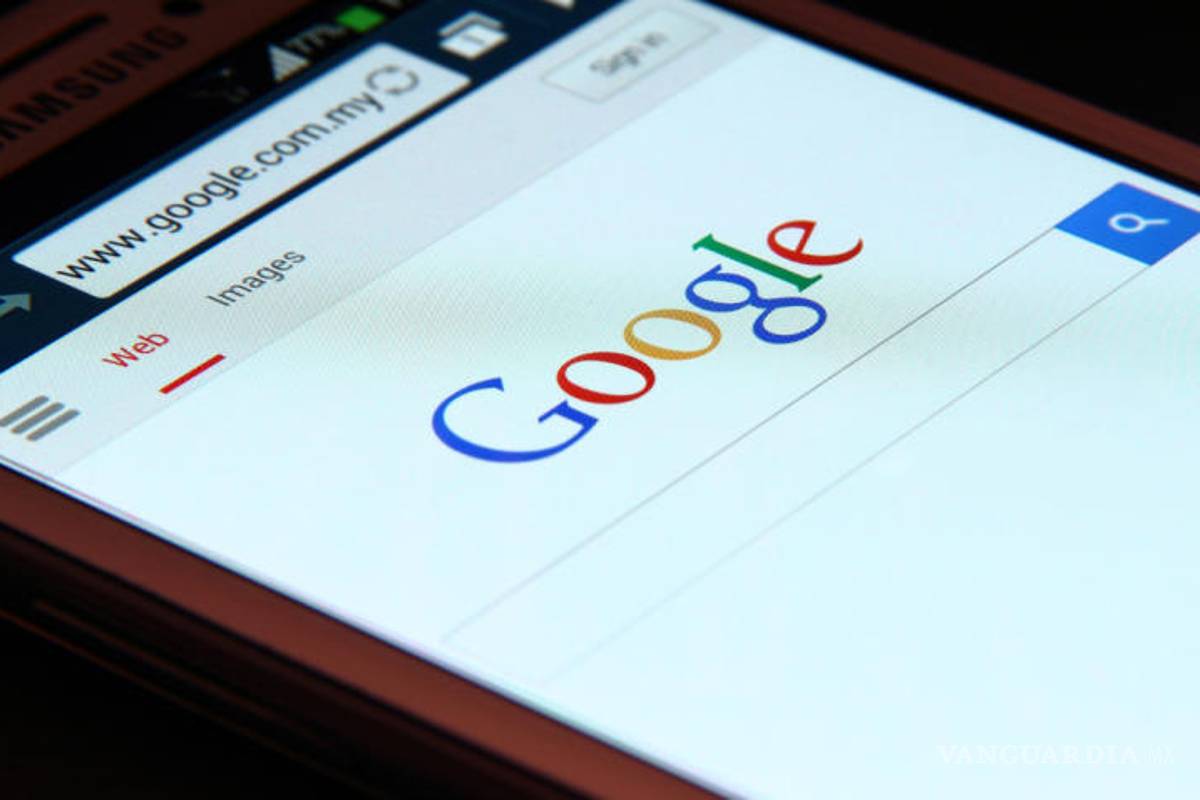 Google actualiza su app para ofrecer su versión del Facebook Feed