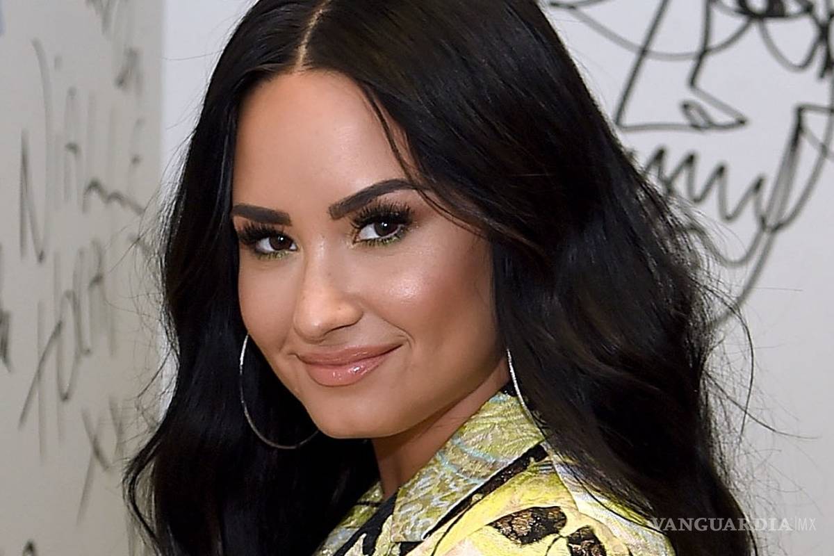 Demi Lovato se muestra sin photoshop y en mini bikini