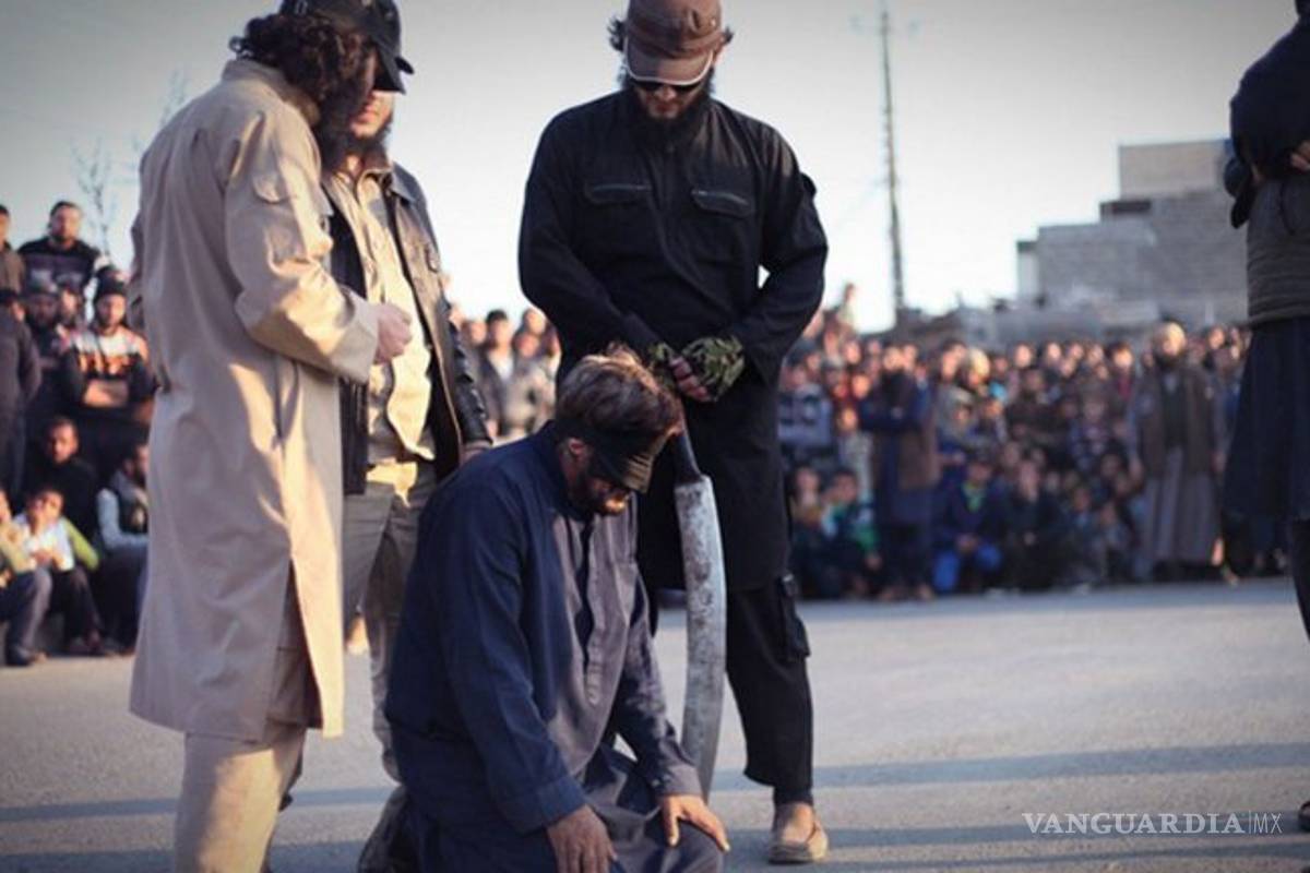 EI decapitó ante una multitud a un iraquí acusado de "brujería"