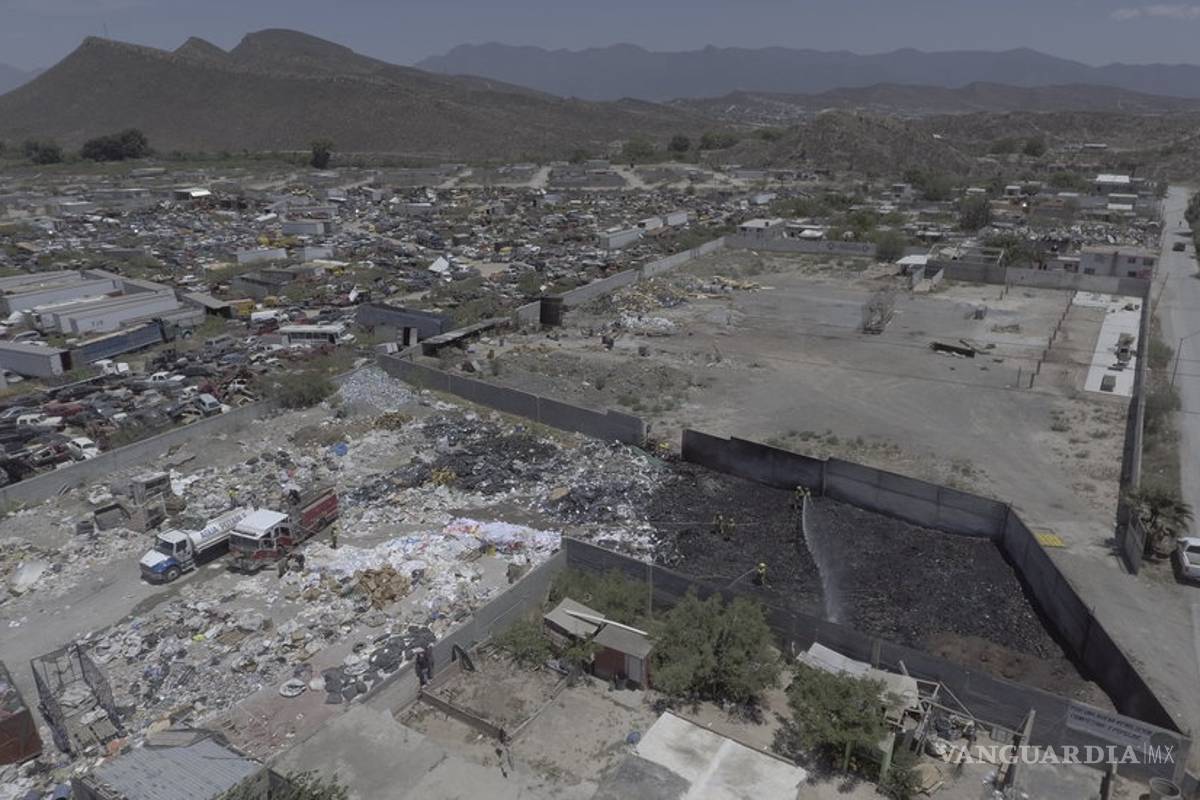 Investigará Protección Civil a recicladora incendiada en Saltillo