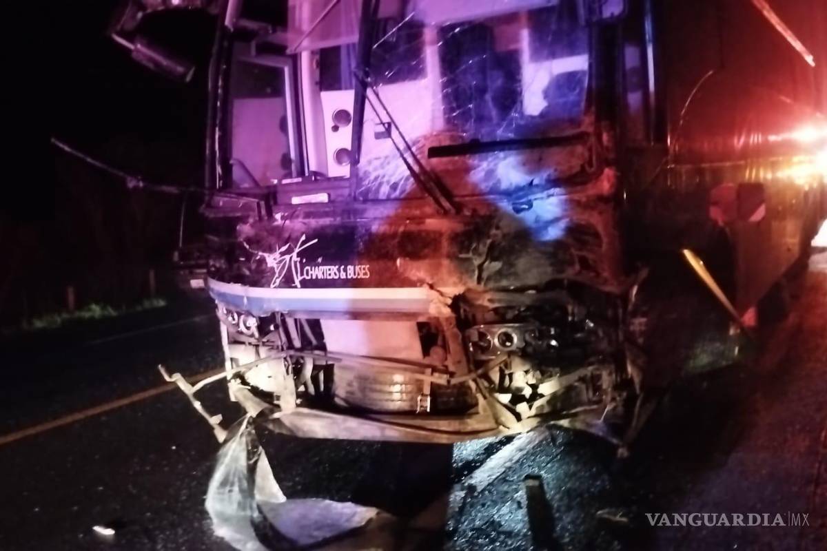 Siete muertos deja fuerte accidente en carretera a Monclova; cuatro eran niños