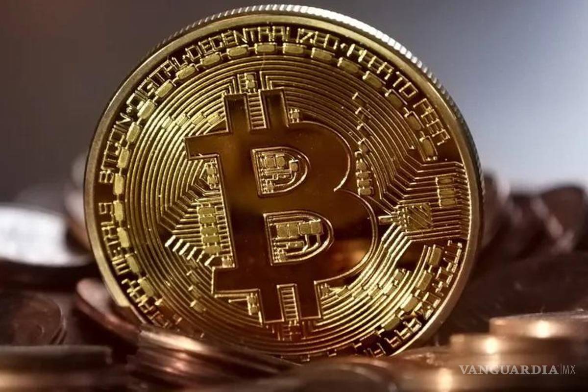 Bitcoin sigue subiendo, alcanza nuevo máximo; casi 74 mil dólares