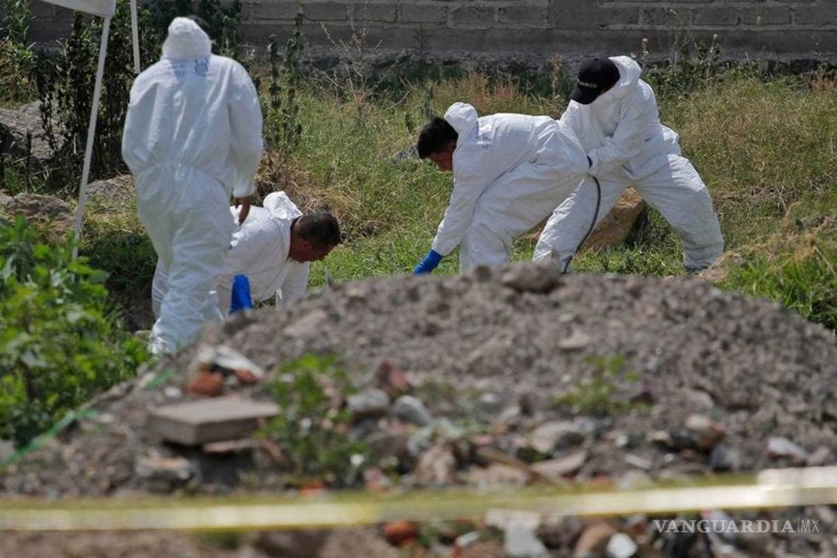 Localizan los restos de 59 personas en fosas de Salvatierra, Guanajuato