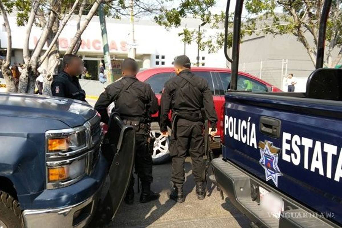 Balean a director del Issste de Mazatlán