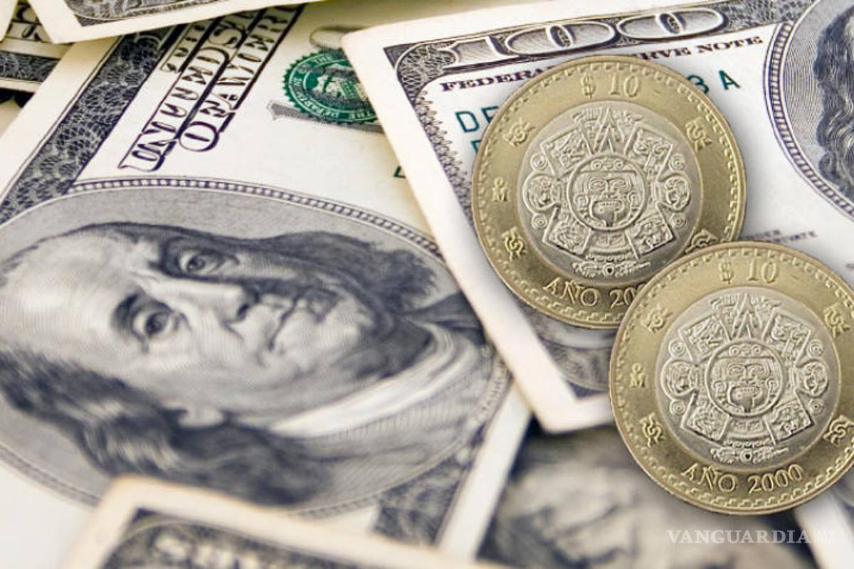 Peso cae 11 centavos tras anuncio de AMLO sobre el plan de rescate para Pemex