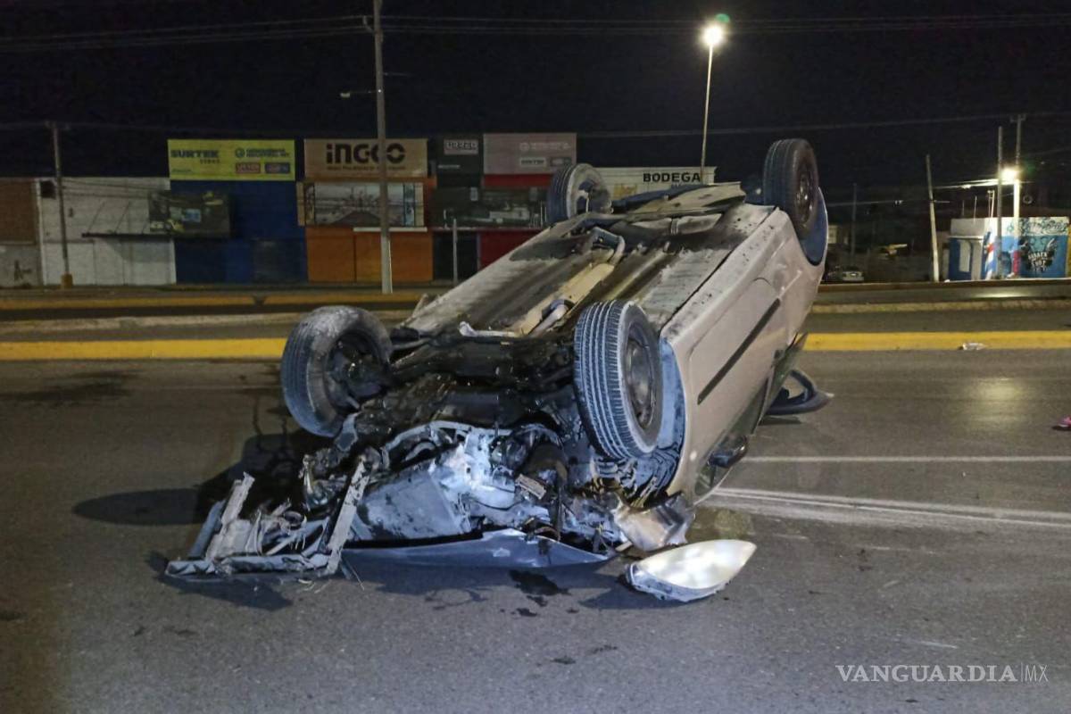 Invade carril, le corta el paso a vehículo y chocan en Saltillo; detienen a conductor por estado de ebriedad