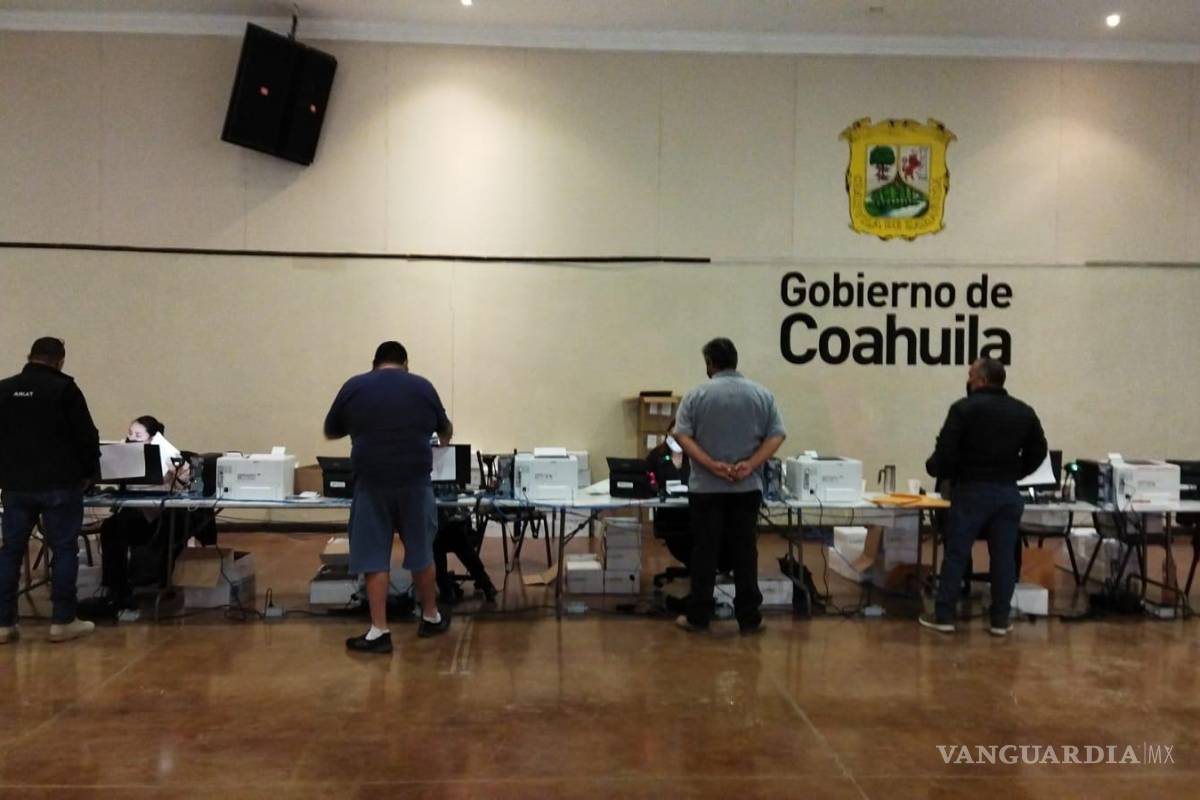 Tras días de caos para recoger placas en Saltillo, mega módulo luce vacío