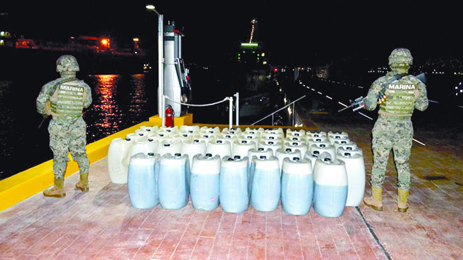 Asegura Semar dos mil 500 litros de combustible en Acapulco