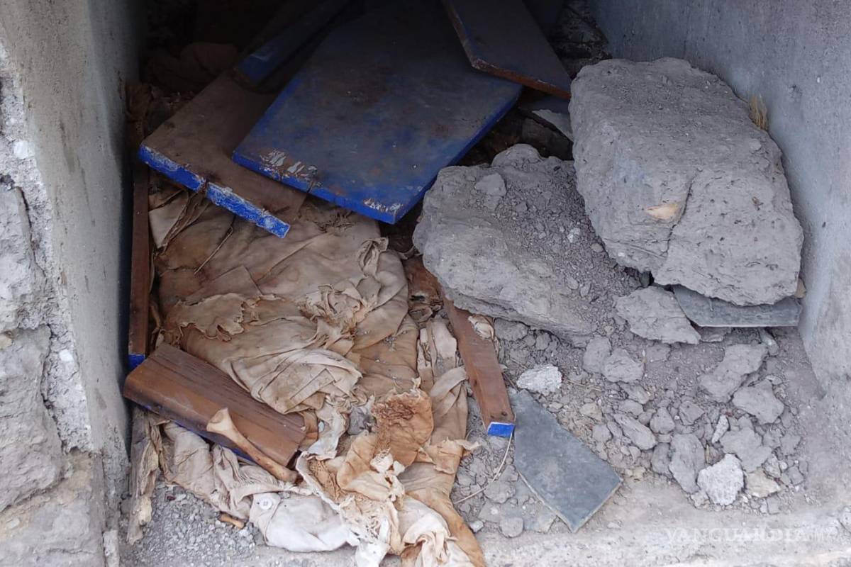 $!Tumbas abandonadas y saqueadas, un panorama recurrente en el panteón de 1825 en Parras.