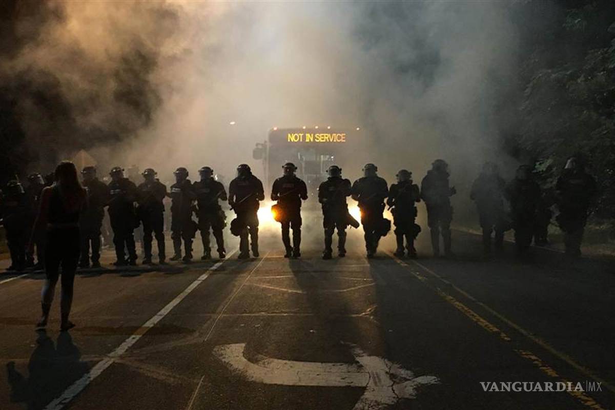 Un herido grave en la segunda noche de protestas en Charlotte; despliegan a la Guardia Nacional