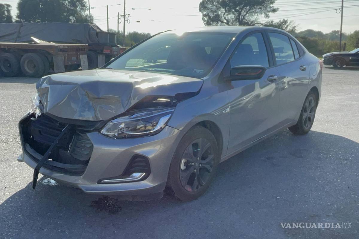 Choque por alcance detiene tráfico en Saltillo