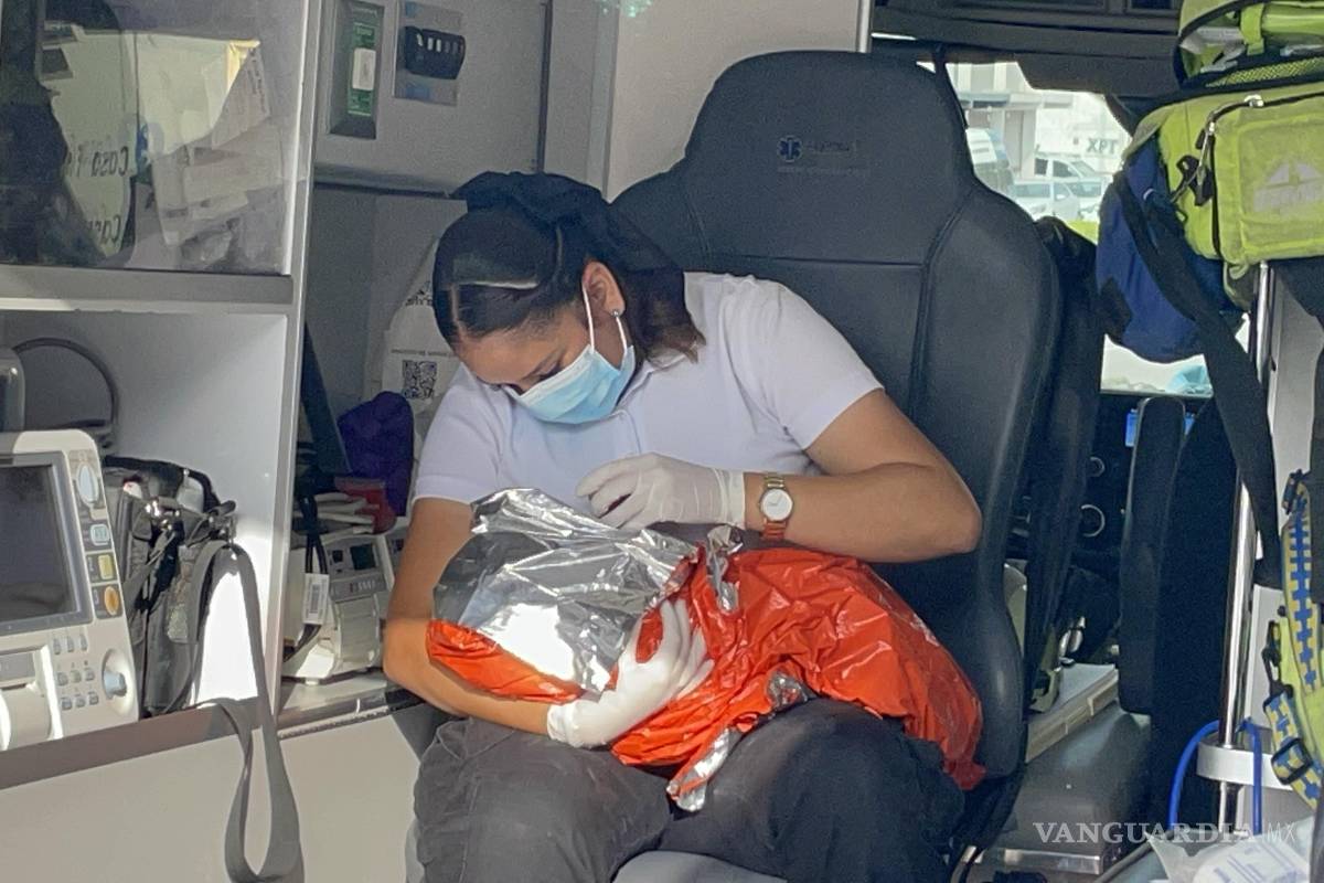 Parto sorpresa en Saltillo: padre recibe a su hija en el auto