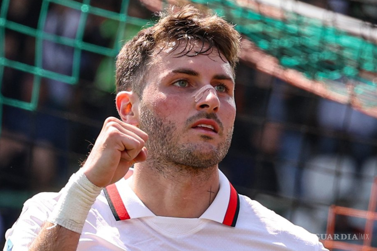 Santiago Giménez regresa al Feyenoord para recibir homenaje de despedida en De Kuip