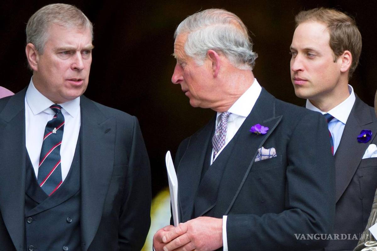 El rey Carlos hace oficial la humillación final a su hermano menor, Andrew