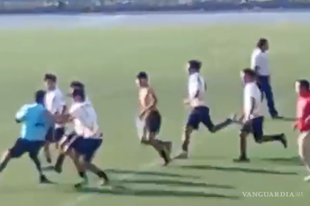 Graban momento en que jugadores del IMARC rodean y tratan de agredir a árbitro