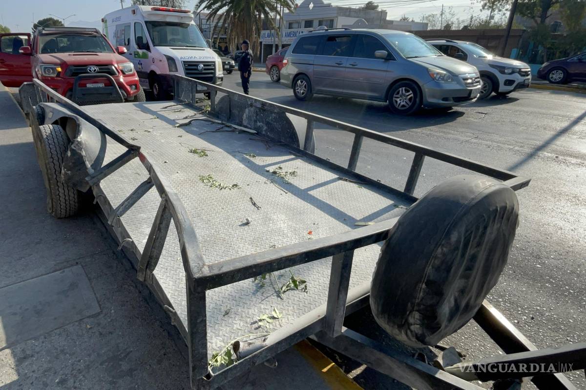 Se desprende remolque en movimiento y deja un lesionado al oriente de Saltillo