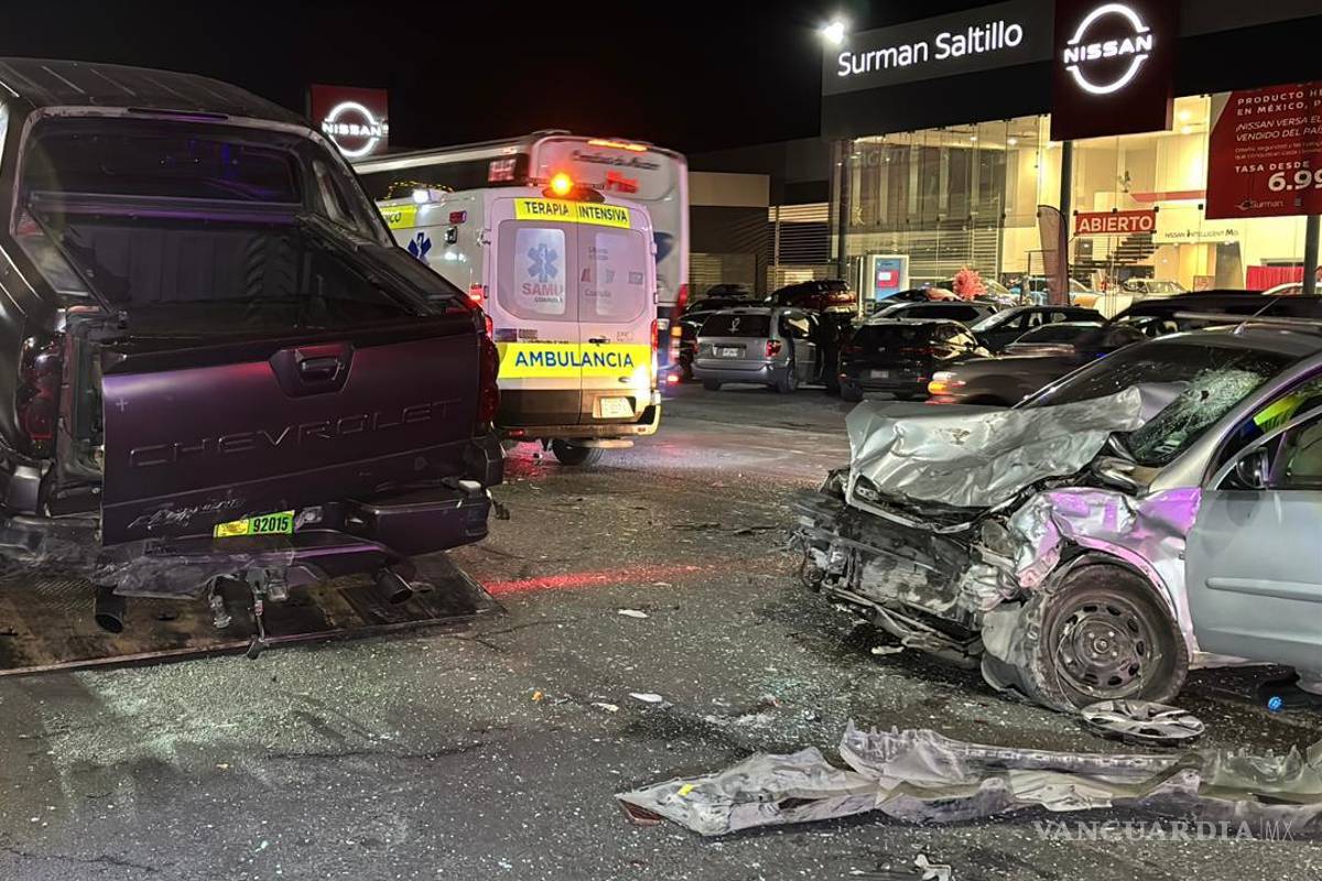 Provoca conductor aparatoso choque en filtro Antialcohol de Saltillo; muere horas después