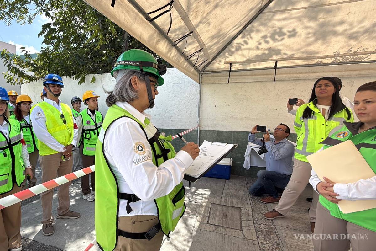 $!Autoridades municipales de Protección Civil supervisaron el desarrollo del simulacro.
