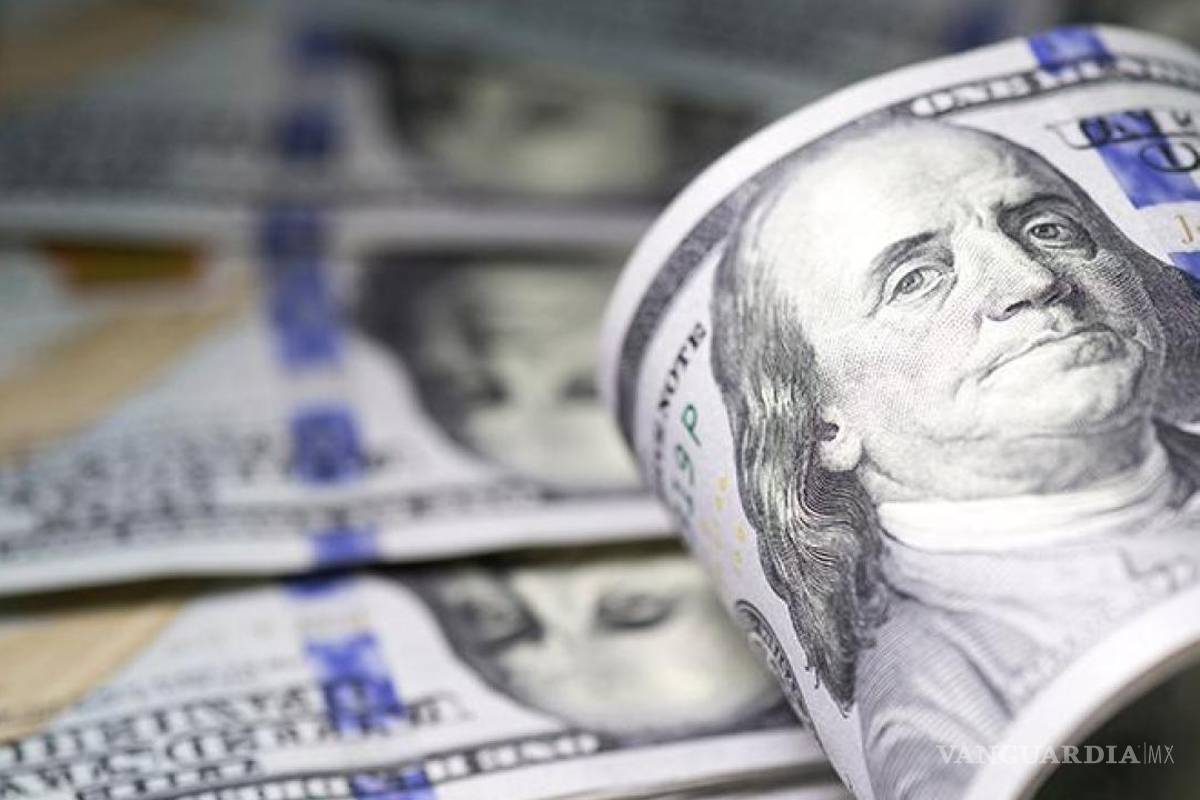 El peso cierra con ganancias; se muestra resiliente ante el dólar