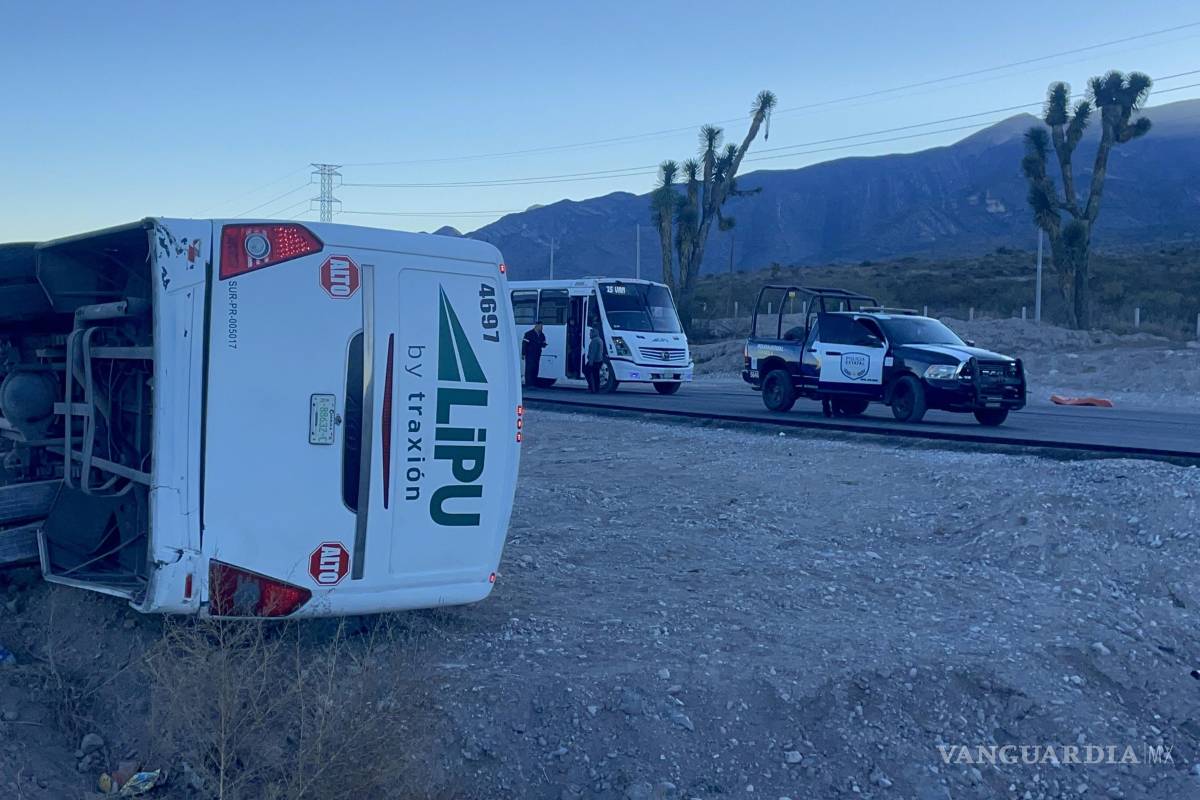 Vuelca camión de personal en la carretera a Zacatecas; hay 18 lesionados