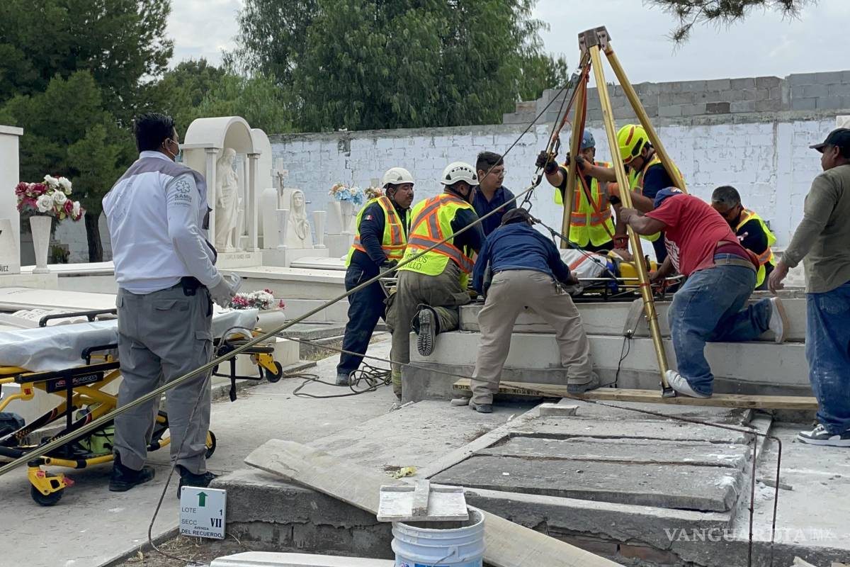 Saltillo: joven cae tres metros en tumba del panteón Santo Cristo mientras trabajaba