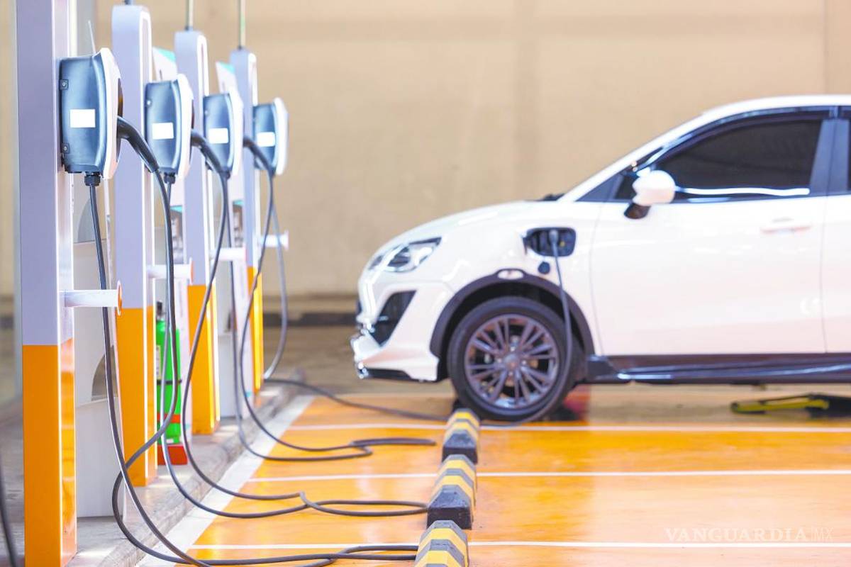 Producción de autos eléctricos e híbridos baja -5.6% en el noveno mes a nivel nacional