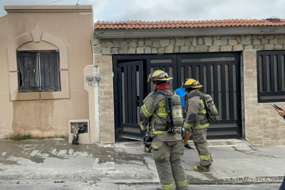 Saltillo: vela alcanza cortina y provoca intervención de bomberos en Parajes del Oriente