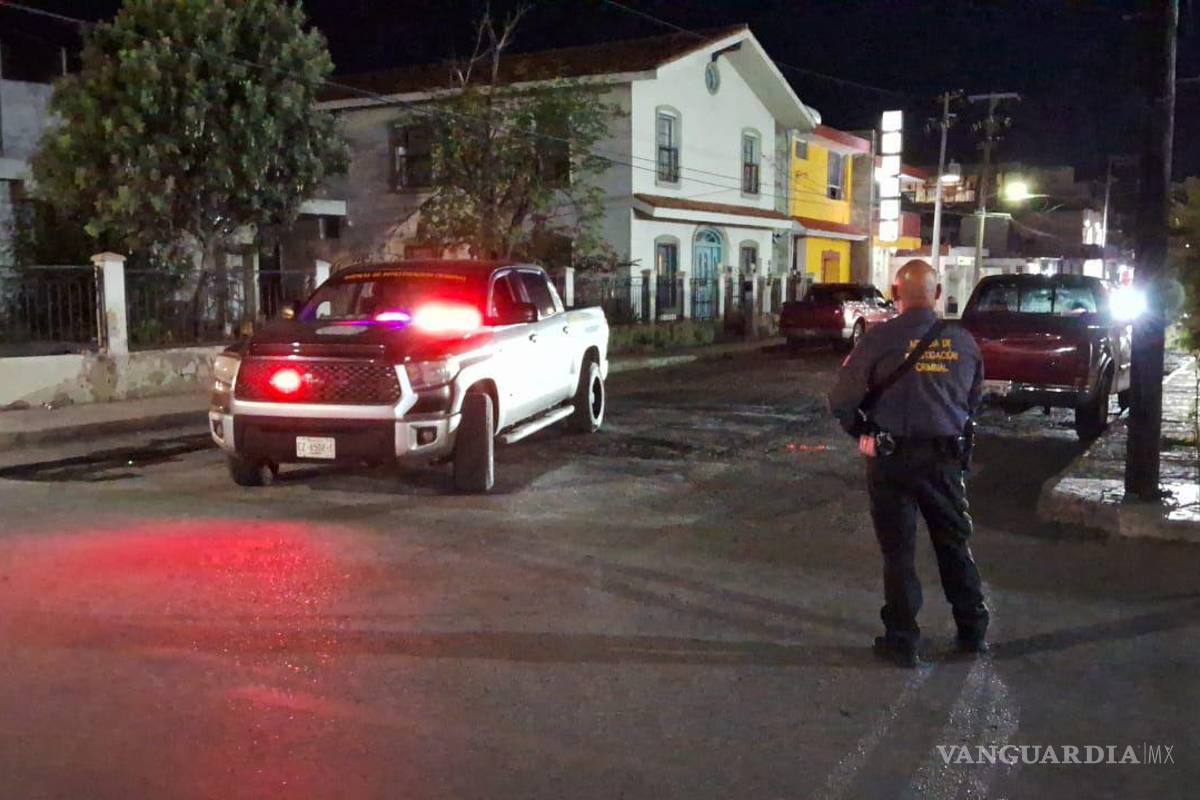 $!Elementos de la Agencia de Investigación Criminal durante el operativo en el hotel Viena, en pleno Centro de Monclova.