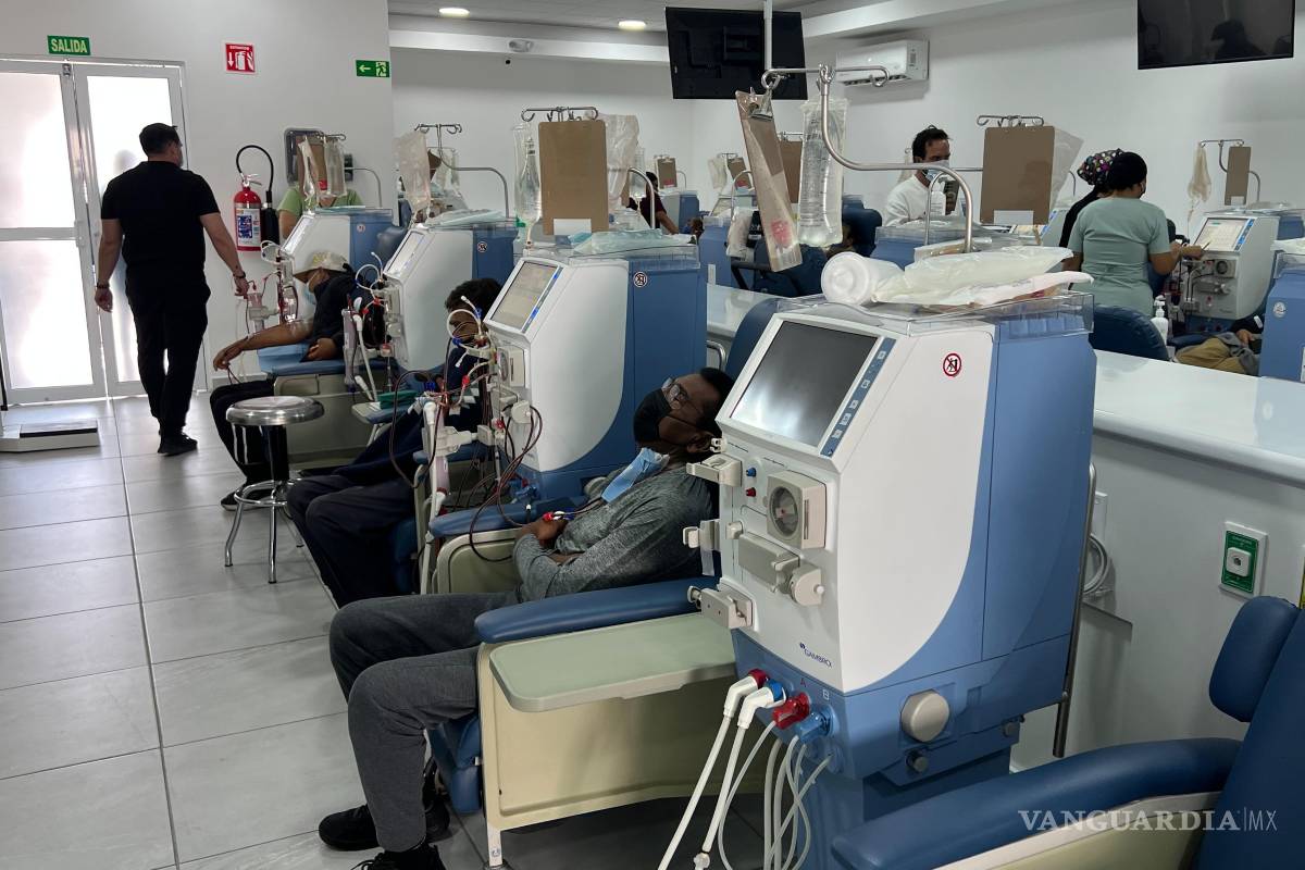 Pacientes reciben hemodiálisis en Saltillo; IMSS garantiza continuidad del tratamiento