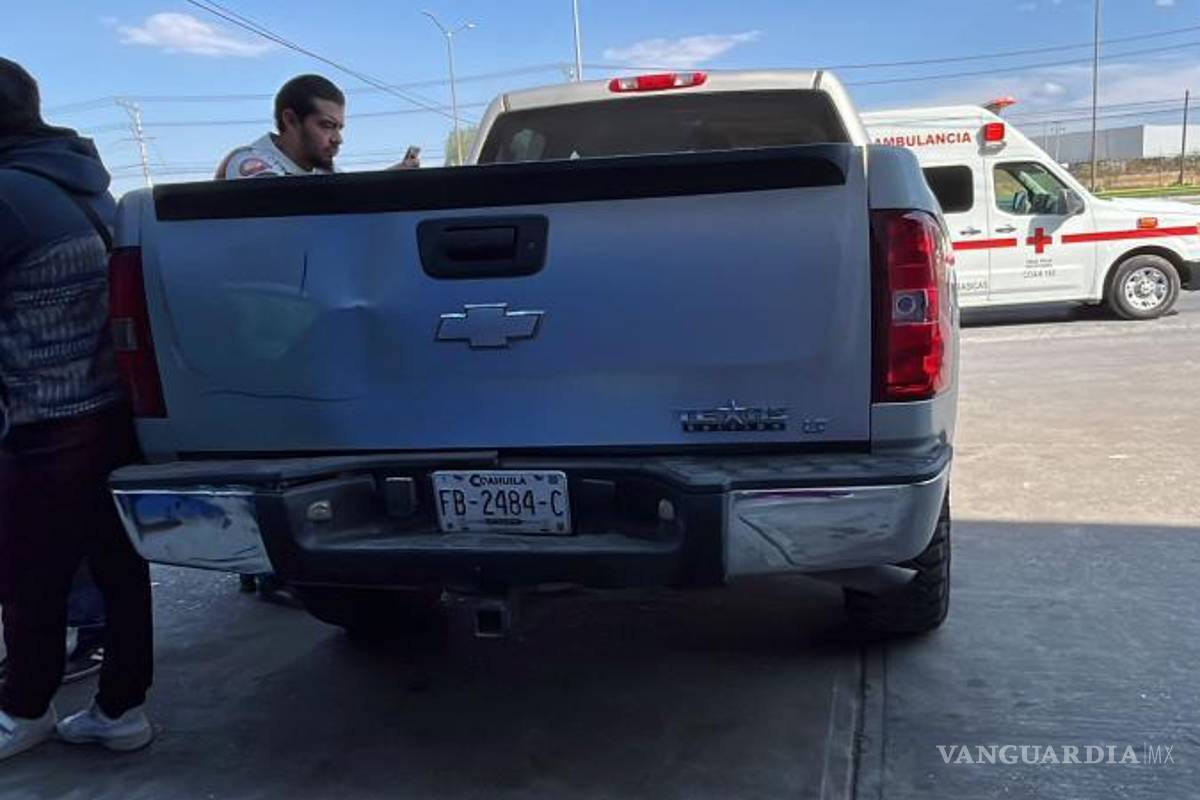 $!Elementos de Tránsito Municipal resguardaron el área del accidente.