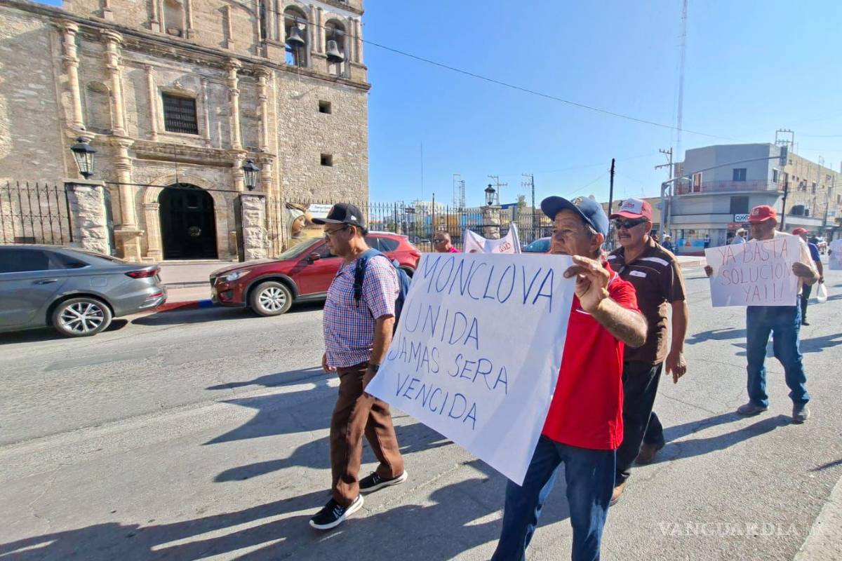 $!Juan Antonio Rubalcaba encabezó la protesta, acompañado por agrupaciones laborales.