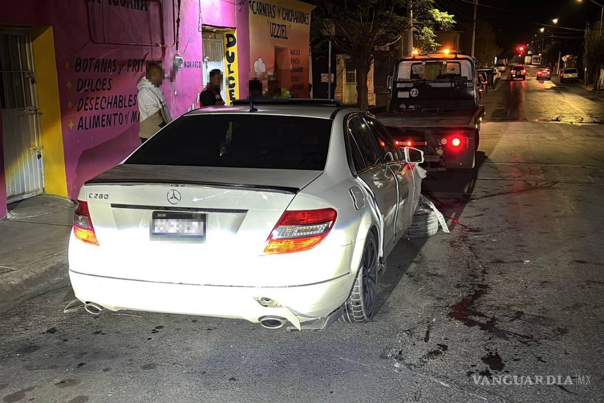 $!Elementos de Tránsito Municipal realizaron las primeras diligencias en el sitio del percance.