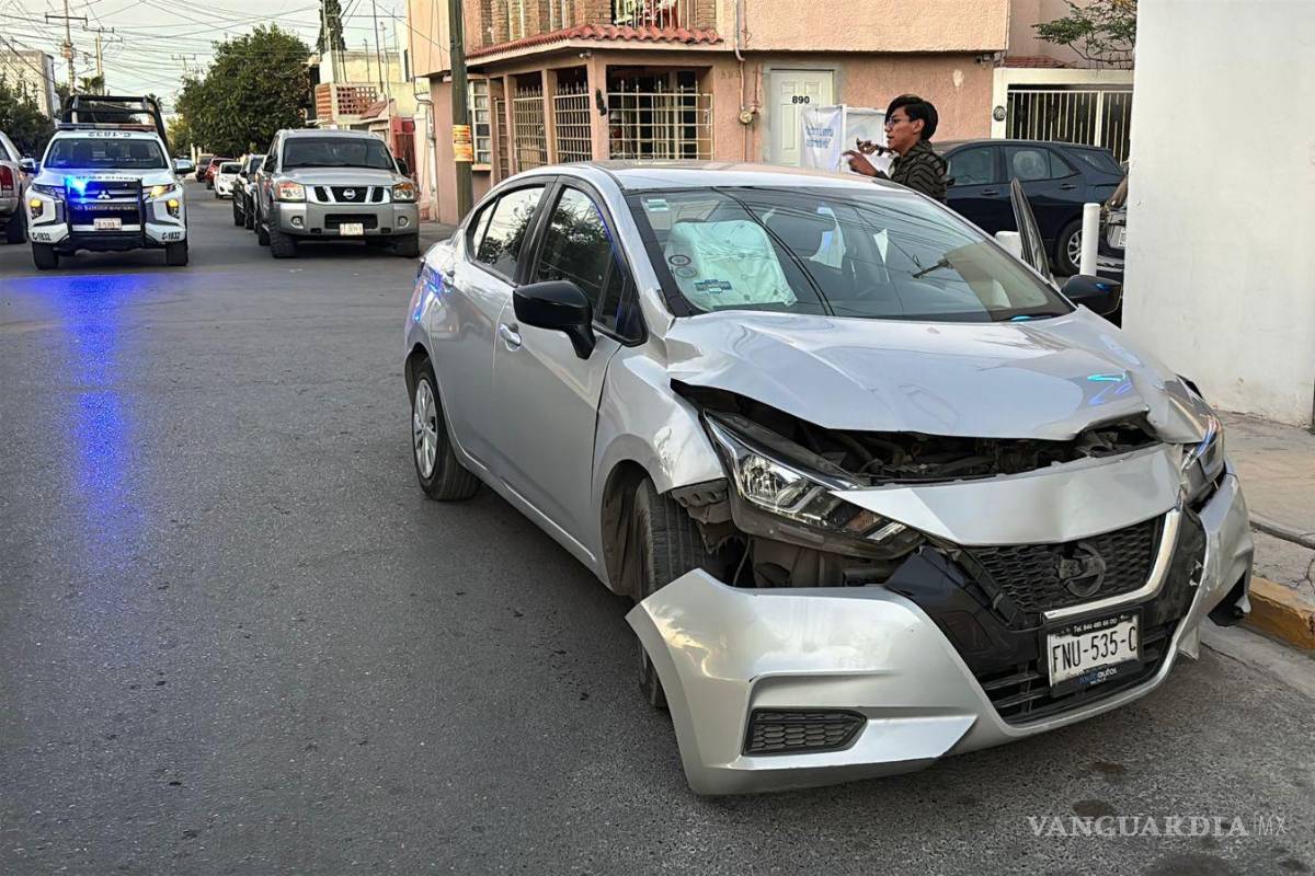 Ignora señalamiento de alto y provoca choque al norte de Saltillo