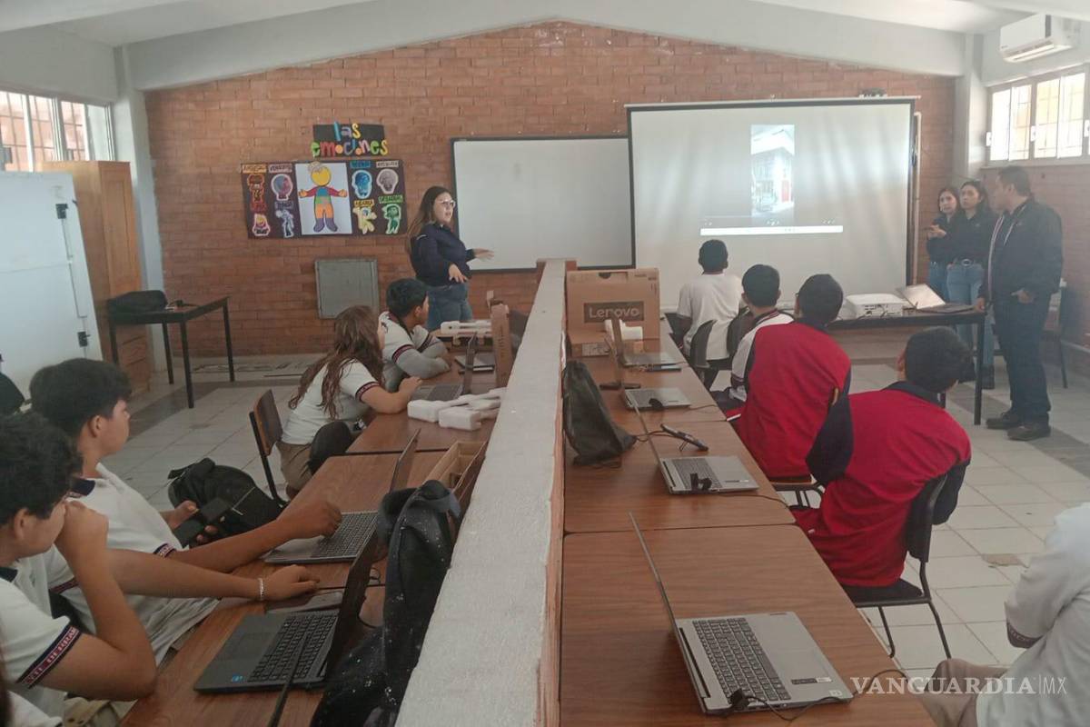 Condicionan acceso a alumnos de Cecytec Derramadero, denuncian padres