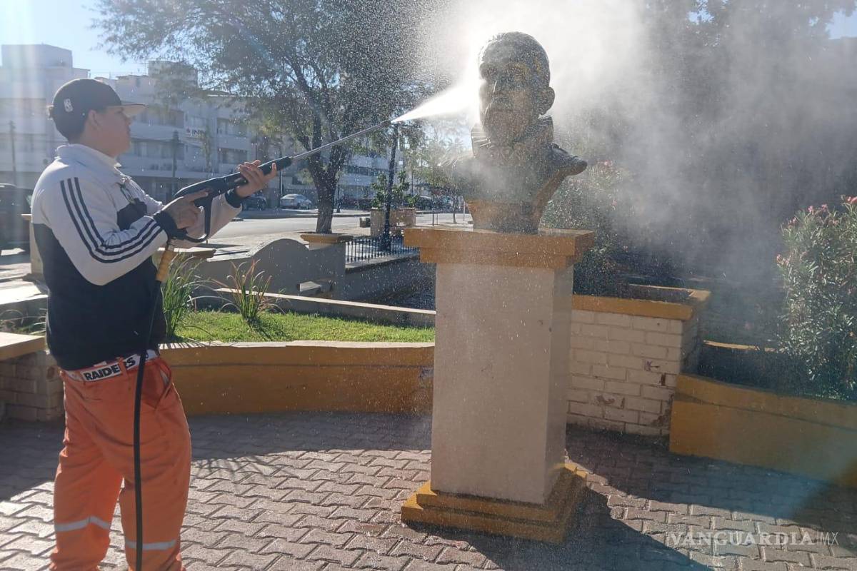 Torreón: intensifican trabajos de limpieza en espacios emblemáticos