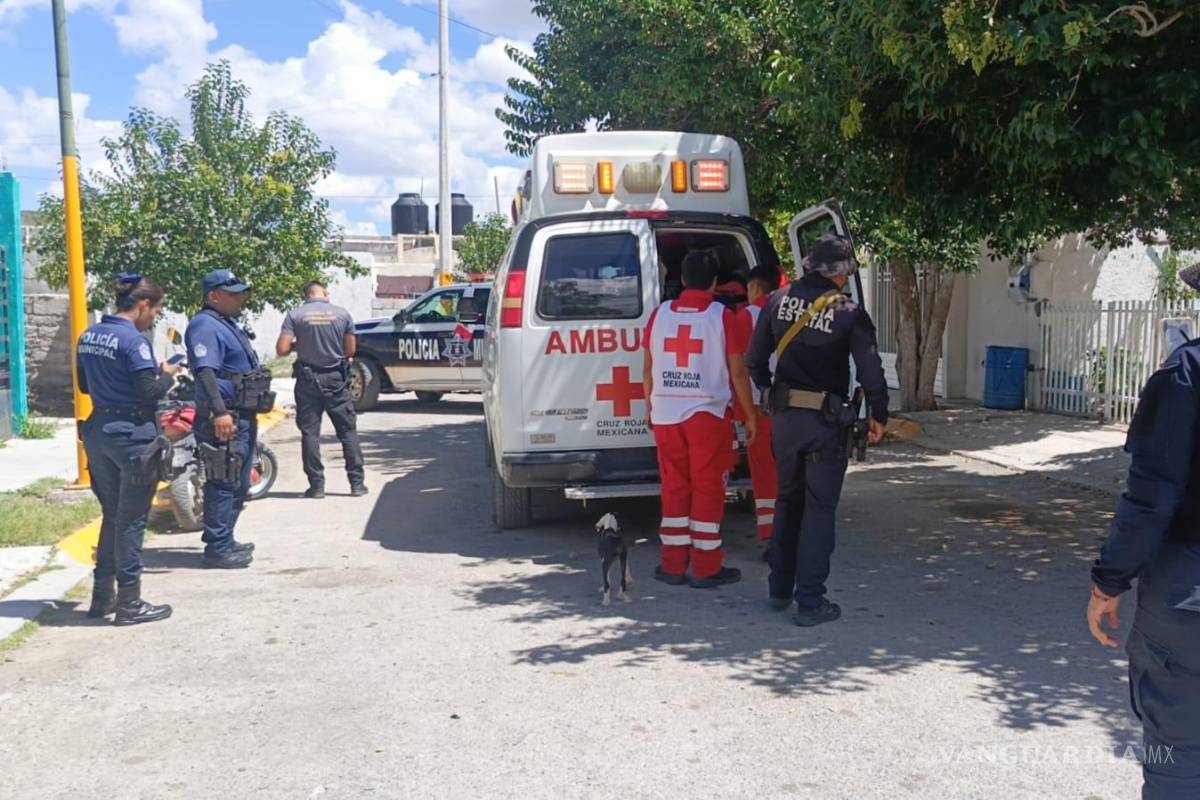 $!Elementos de la Policía Municipal recabaron datos en el domicilio donde ocurrió el intento de suicidio.