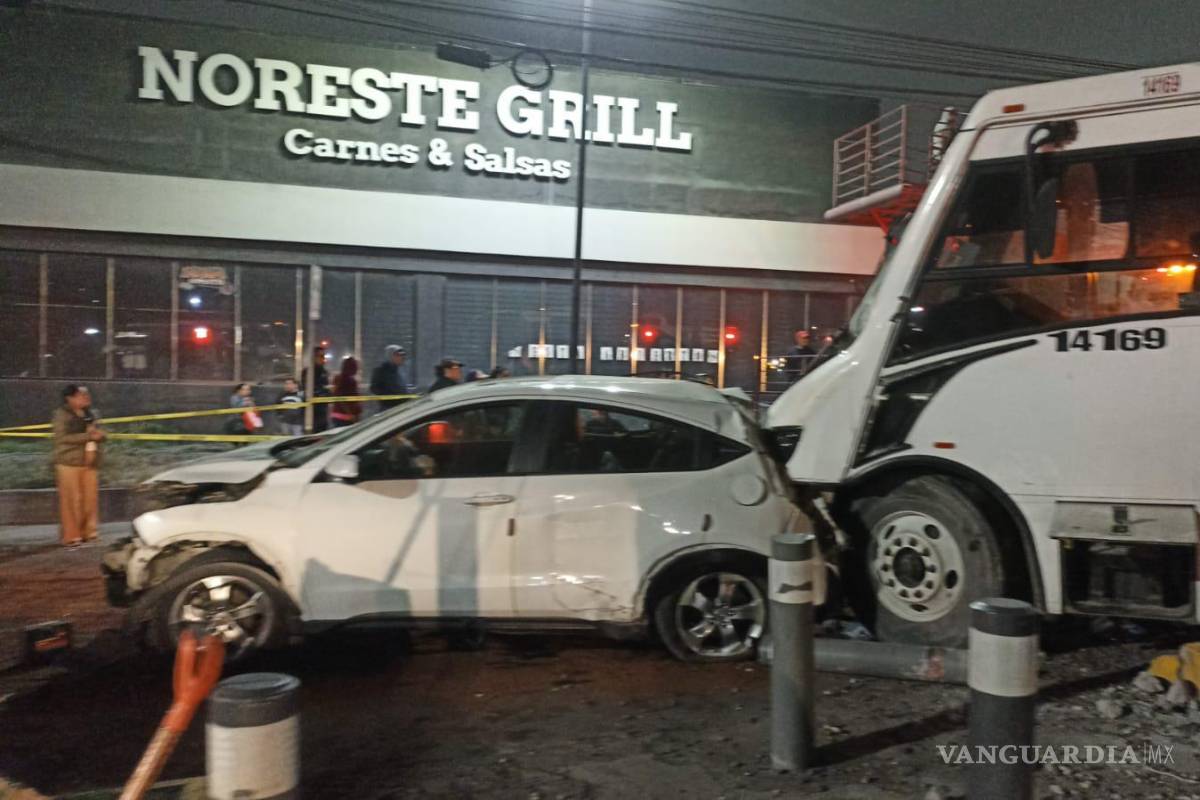 Saldo de 33 lesionados en choque múltiple, en Nuevo León