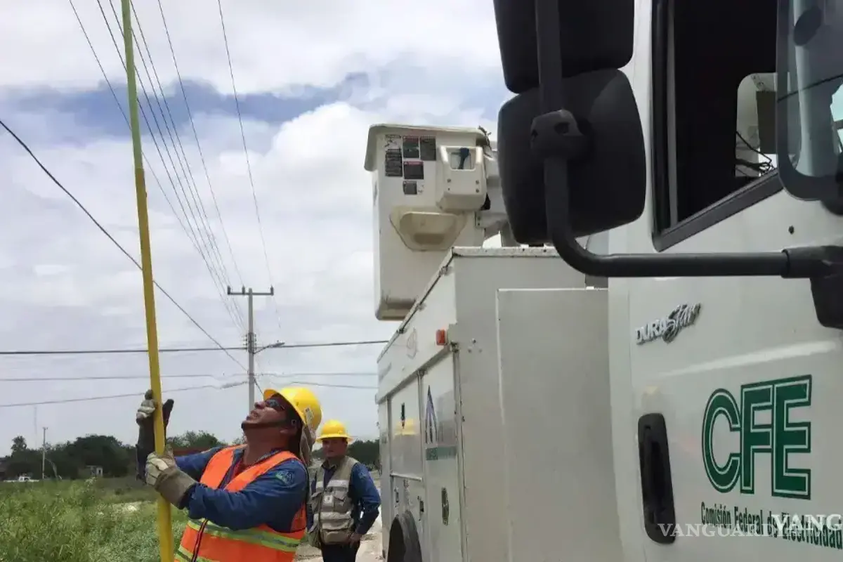 Campeche, Yucatán y Quintana Roo sin luz; Sheinbaum confirma falla en línea de transmisión